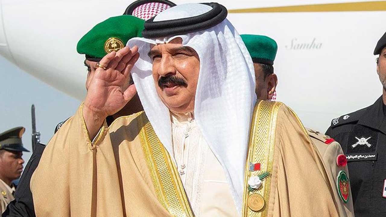 Petrol tesisleri vurulunca... Bahreyn Kralı'ndan İran'a çağrı