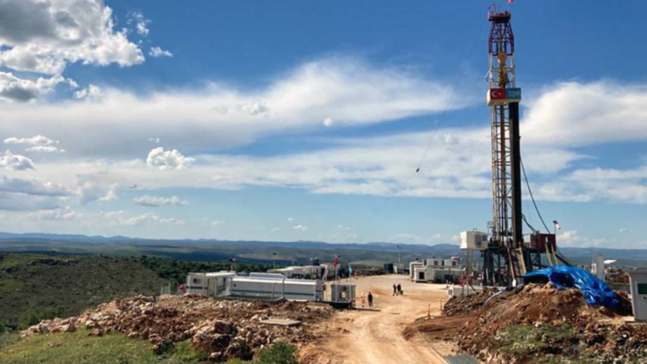 Foto - Petrol umutları devam ediyor! 2 ilde süre uzatıldı