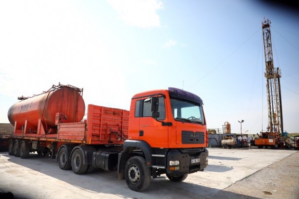 Foto - 'Petrol var' deyince kimse inanmamıştı! 'Deli' denilen adamın başına talih kuşu kondu: Dev petrol rezervi