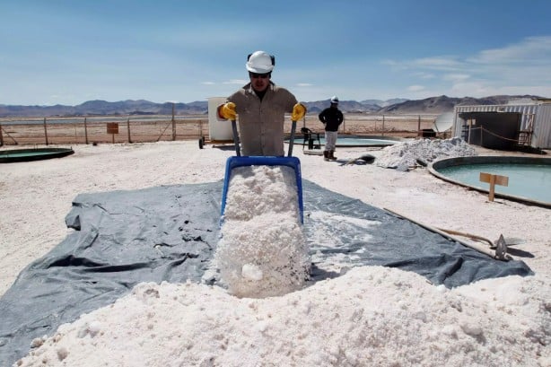 Foto - Petrol ve doğalgazı tahtından edecek! Her yerden beyaz altın fışkırıyor