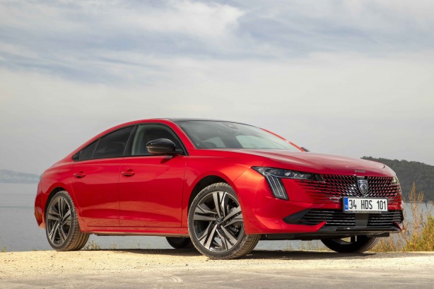 Foto - Peugeot mayıs ayında herkesi otomobil sahibi yapacak! Tüm faizleri sıfırladı! Benzinli, dizel ve yüzde 100 elektrikli otomobiller burada!