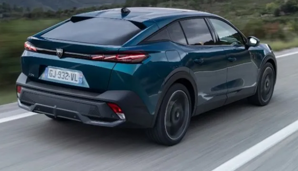 Foto - Peugeot rakiplerinin tahtı resmen sallandı! 2024 araç fiyat listesi belli oldu! İşte bu fiyata alınabilecek Ocak ayı fiyatları