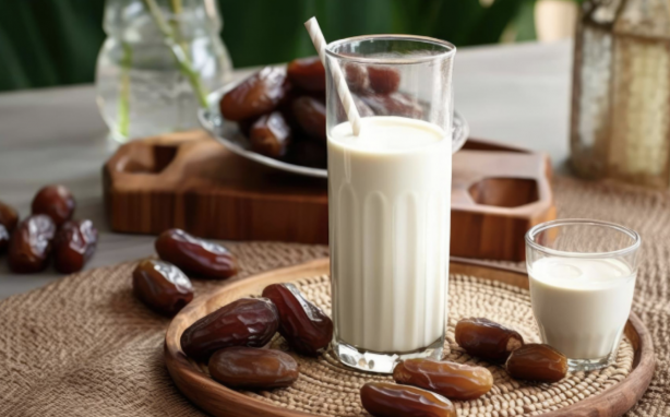 Foto - Peygamber Efendimizin en sevdiği! Hurma ve sütü bu şekilde tüketirseniz… Faydalarını ögrenen bardak bardak içecek! Elveda Ya Şehr-i Ramazan!