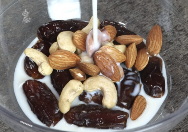 Foto - Peygamber Efendimizin en sevdiği! Hurma ve sütü bu şekilde tüketirseniz… Faydalarını ögrenen bardak bardak içecek! Elveda Ya Şehr-i Ramazan!