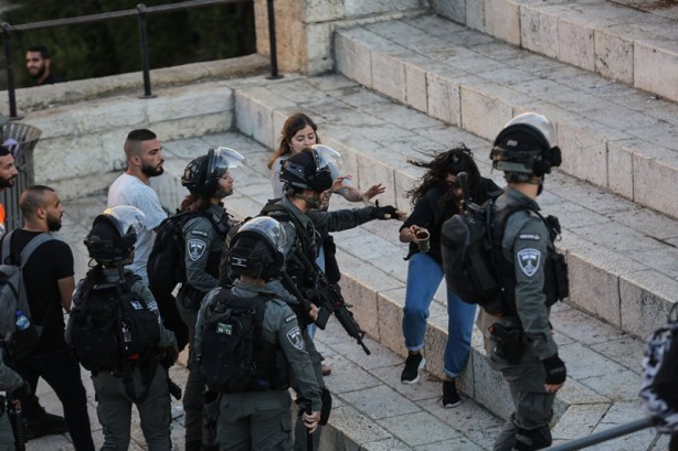 Foto - Peygamberimiz'e (SAV) hakarete karşı çıktılar! Terörist İsrail polisi Filistinlilere müdahale etti