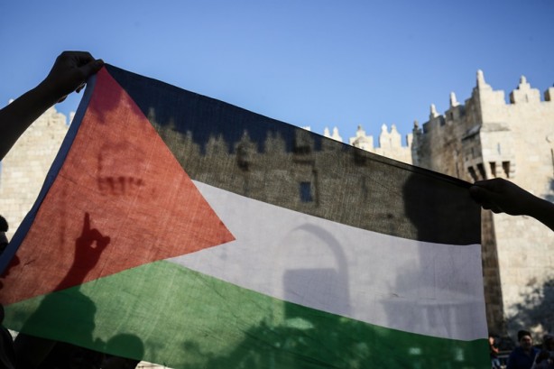 Peygamberimiz'e (SAV) hakarete karşı çıktılar! Terörist İsrail polisi Filistinlilere müdahale etti