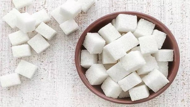 Foto - Peynir kutusuna bir tane kesme şeker atın, mucizevi olaya tanık olun! Şarküterilerin gizli yöntemini açıklıyoruz! Ağzınız bir karış açık kalacak