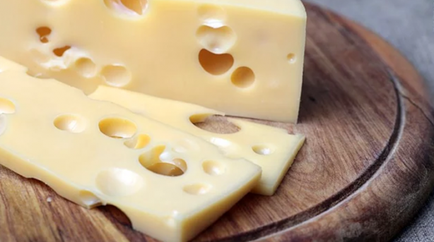 Foto - Peynirdeki delikler nasıl oluşuyor?