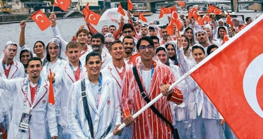 'Pijama' tartışması! Milli sporcuların kıyafetleri polemiğe neden oldu! Biriniz bunların provasını almadı mı?