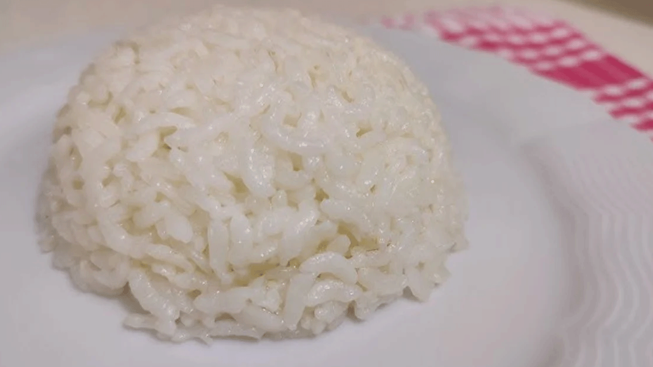 Foto - Pilavın kalorisini düşürmek ister misiniz? İçine sadece 1 kaşık bundan ekleyin!..