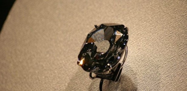 Foto - Pırlanta, mücevher ve altınlar… Dünyada ‘yüzyılın suçu’ denilen olay yankı uyandırdı