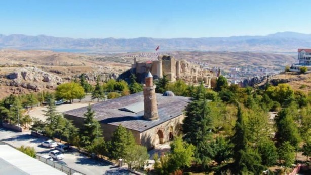 Foto - Pisa kulesinden daha eğik! İlk günkü ihtişamını koruyor