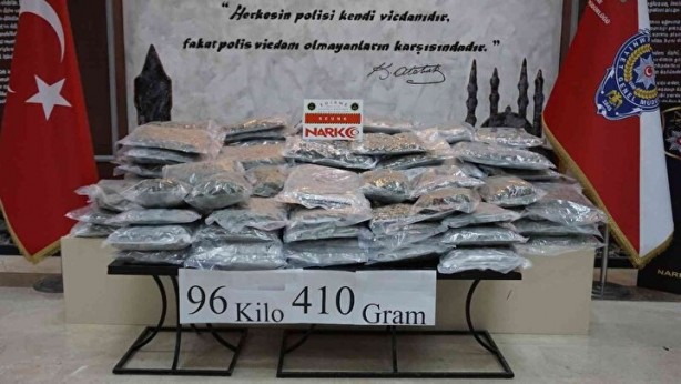 Foto - Piyasa değeri 30 milyon Türk lirası! Çöpe atarken yakalandılar