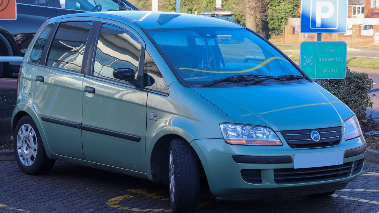 Foto - Piyasası en yavaş olan otomobiller ortaya çıktı! Bu arabalar, alanın resmen elinde kalıyor