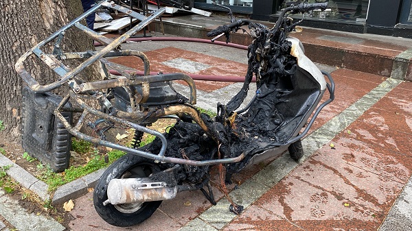 Foto - Pizza dükkanı alev alev yandı! Her şey kül oldu ama bir tek o... 