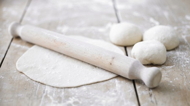 Foto - Pizza hamuru nasıl yapılır? | Yumuşacık pizza hamuru