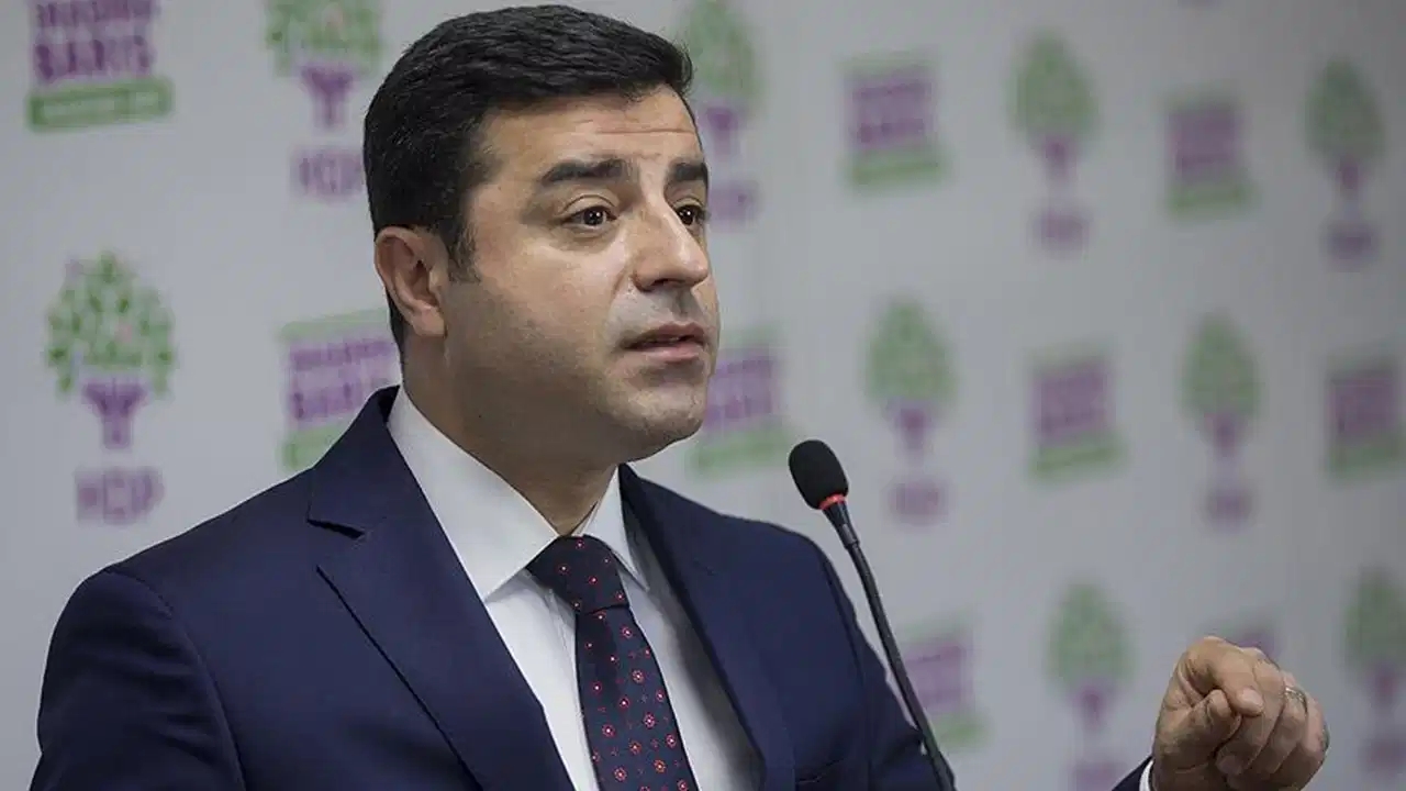 PKK silah bırakırken flaş gelişme! Selahattin Demirtaş...