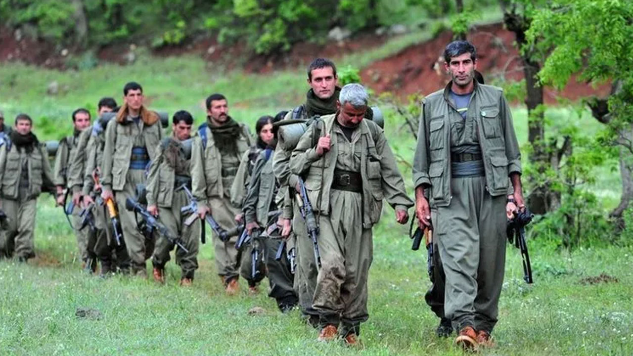 Tarihi gün! PKK silahları yaktı... İlk görüntüler geldi