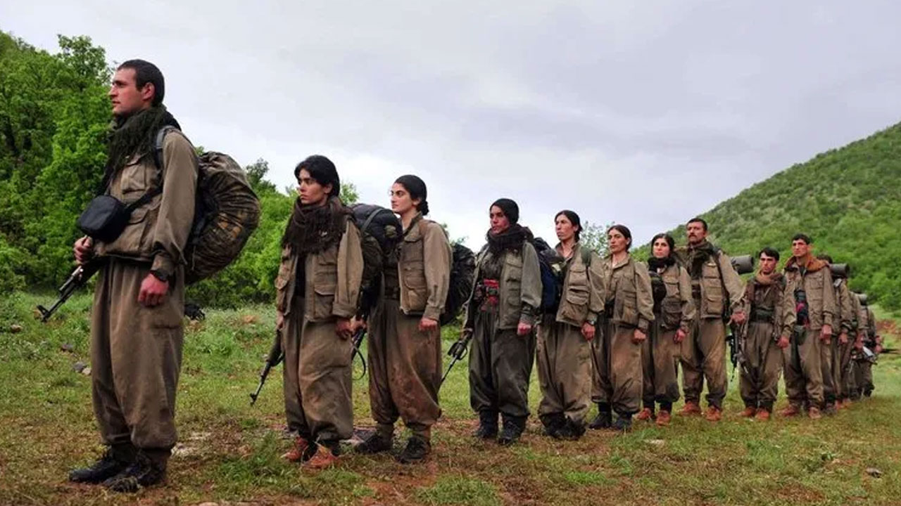 Foto - Tarihi gün! PKK silahları yaktı... İlk görüntüler geldi