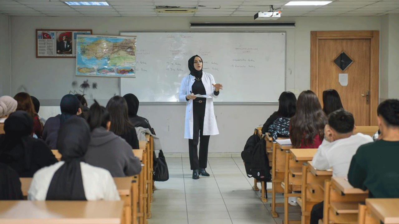 Foto - PKK'lı CHP'li Ahmet Özer'den temizlemişti! Esenyurt Belediyesi’nden müthiş destek