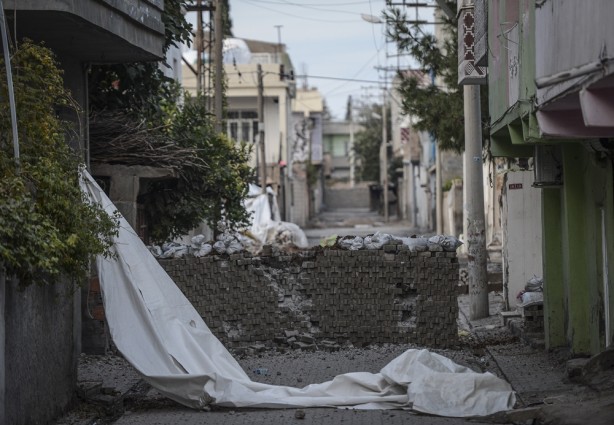 Foto - PKK'lılar devlet hastanesi binasını karargah yapmış