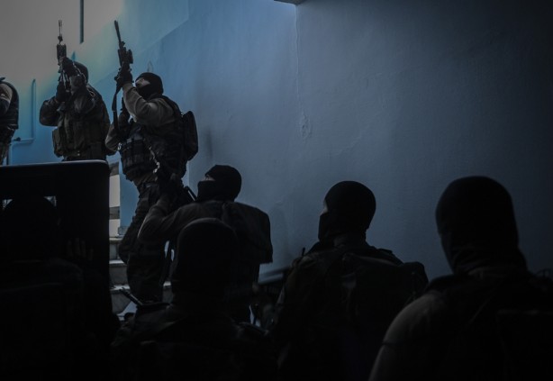 Foto - PKK'lılar devlet hastanesi binasını karargah yapmış