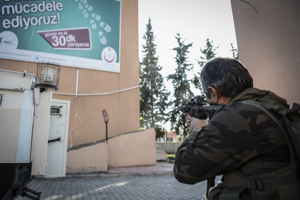 Foto - PKK'lılar devlet hastanesi binasını karargah yapmış