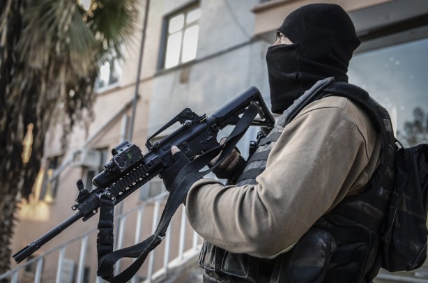 Foto - PKK'lılar devlet hastanesi binasını karargah yapmış