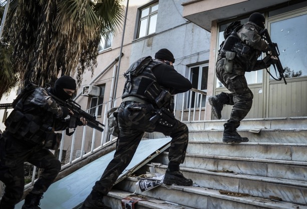 Foto - PKK'lılar devlet hastanesi binasını karargah yapmış