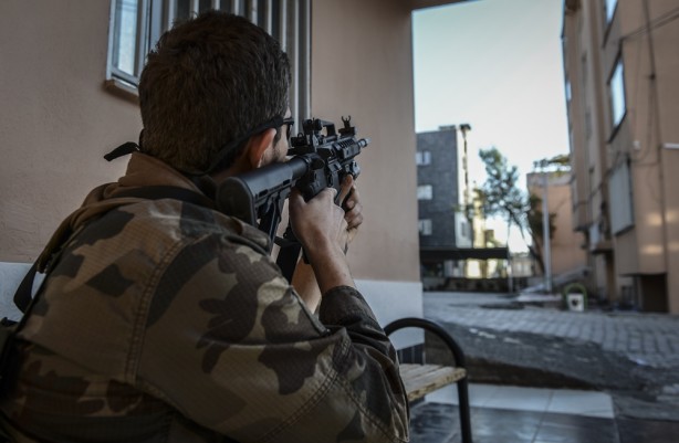 Foto - PKK'lılar devlet hastanesi binasını karargah yapmış