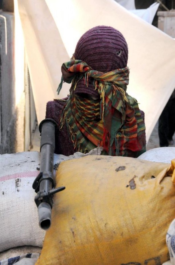 Foto - PKK'lılar etek giymişti! Ermeniler SİHA'ları şaşırtmak için bakın ne yaptı