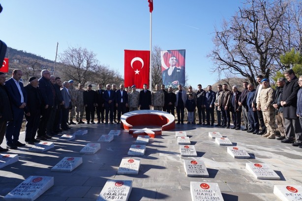 Foto - PKK'nın 1995'te katliam yaptığı Hamzalı'da 23 şehit anıldı