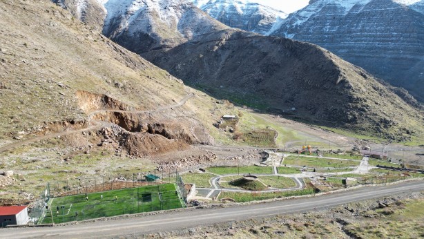 Foto - PKK’nın CHP’yi desteklemesinin özeti! Teröristlerin cirit attığı yere bir de böyle bakın