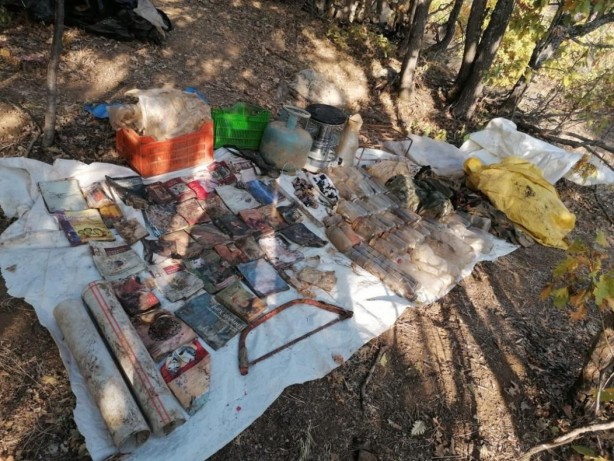 Foto - PKK'nın deposu bulundu! İşte ele geçirilenler