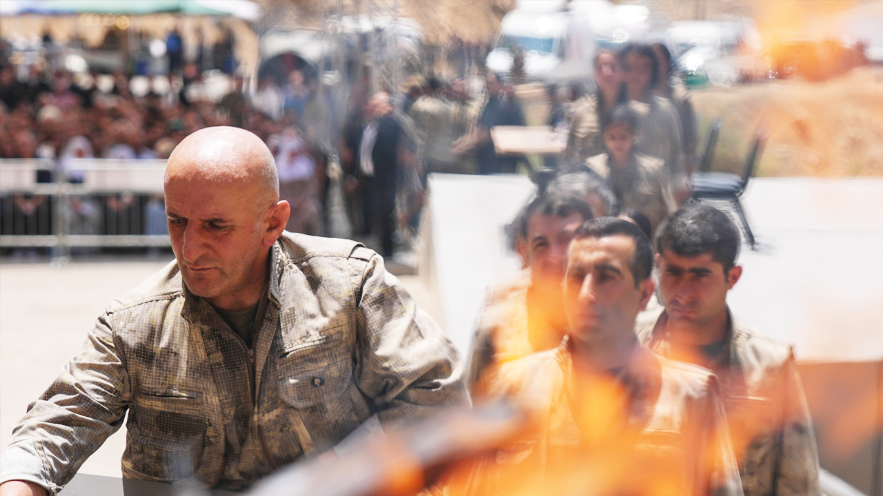 Foto - PKK’nın feshi gündem oldu: PKK'nın yaktığı silahların akıbeti belli oldu