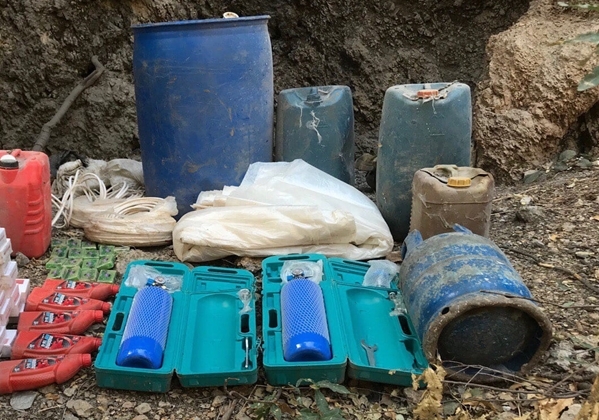 Foto - PKK'nın ininde ele geçirilenler şoke etti