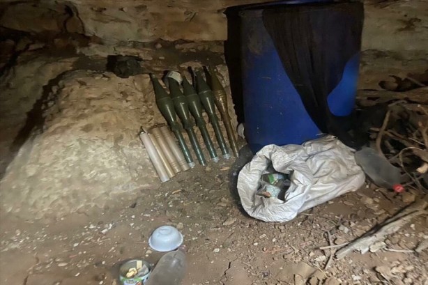 Foto - PKK'nın ininde ele geçirilenler şoke etti