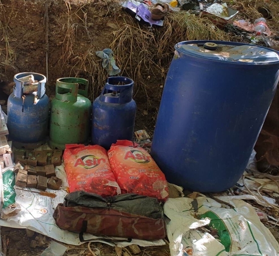 Foto - PKK'nın ininde ele geçirilenler şoke etti