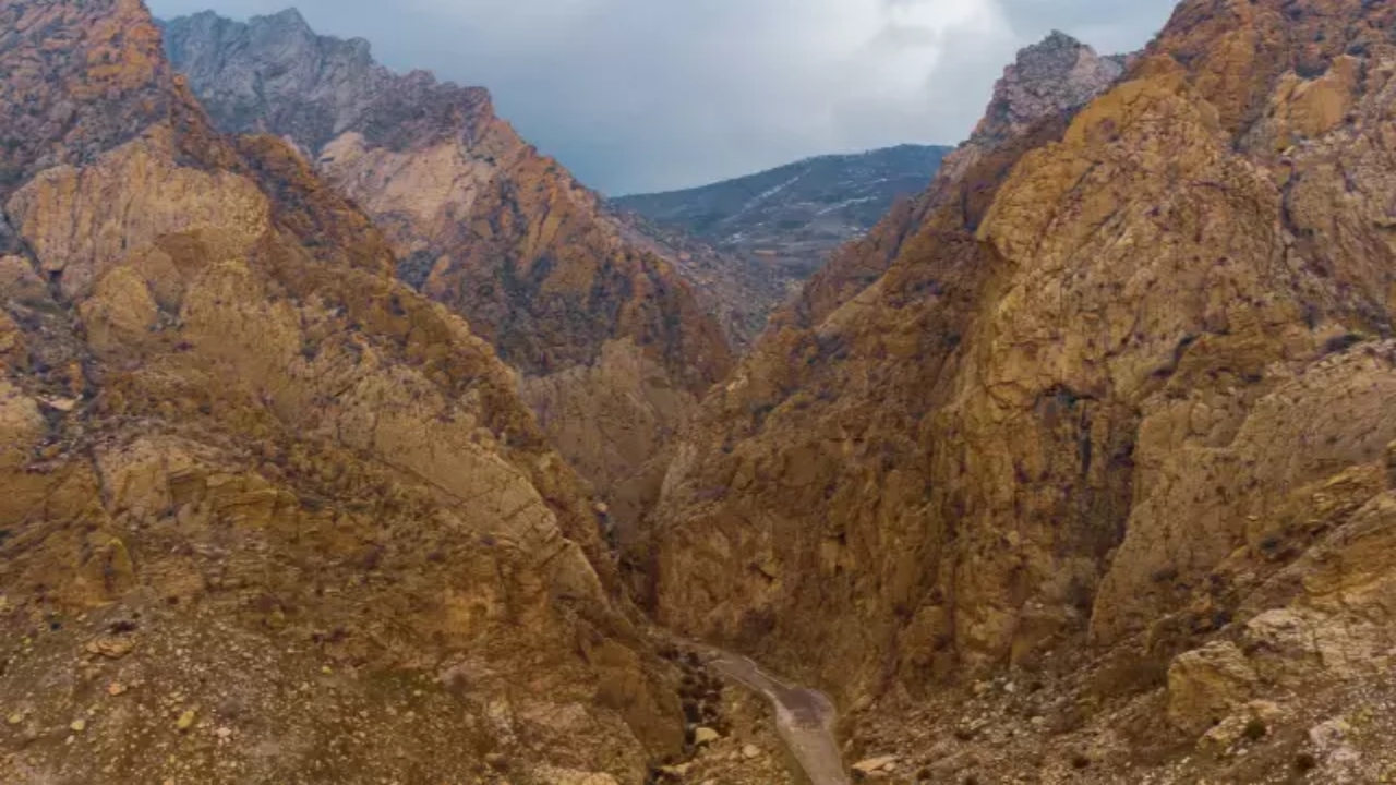 Foto - PKK’nın silah bıraktığı mağara görüntülendi! O detay resmen olay oldu