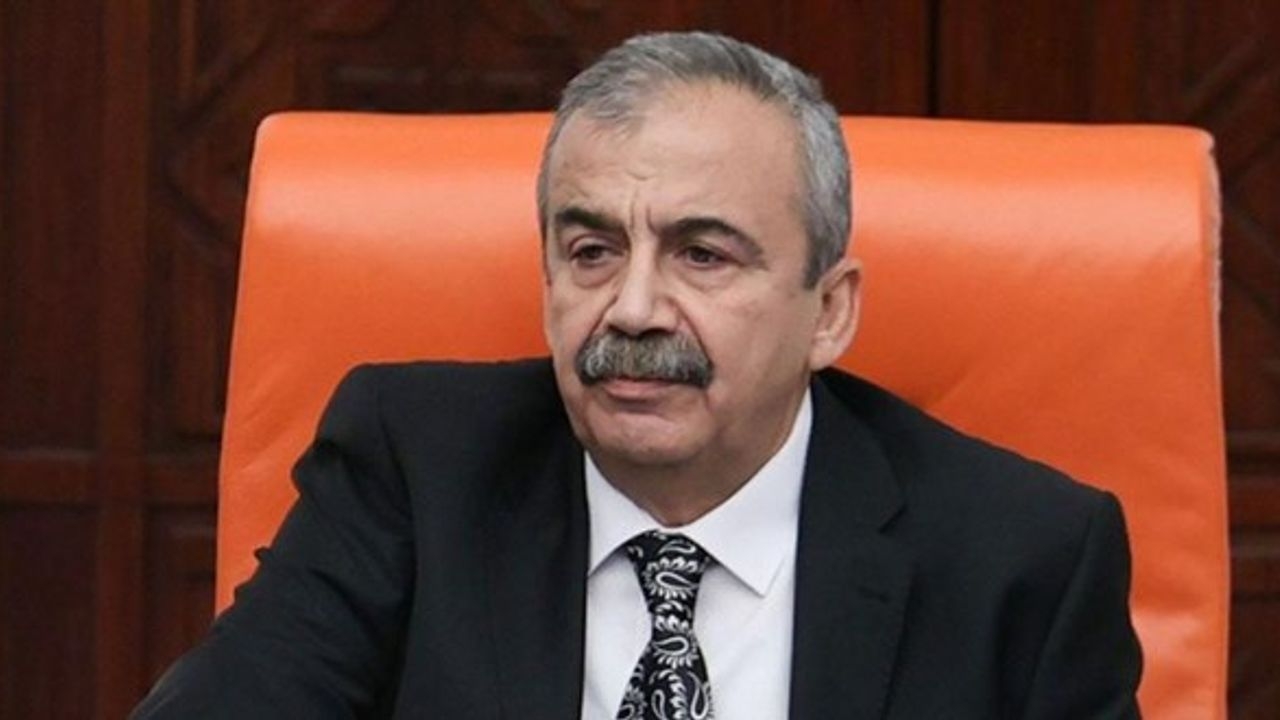 Foto - PKK’nın tarihi duyurusunda skandal "Sırrı Süreyya Önder" detayı! Yok yok, o kadar da uzun boylu değil