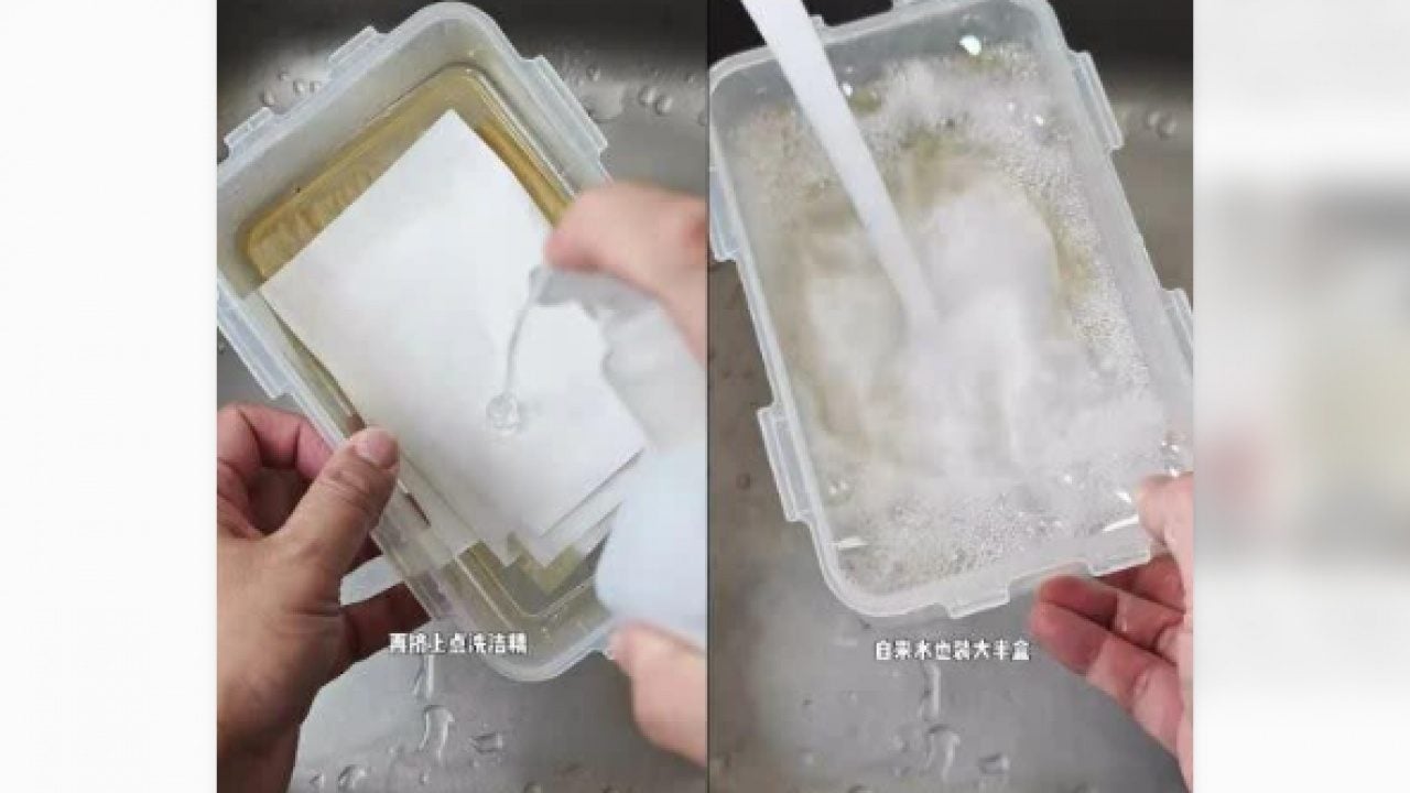 Foto - Plastik kaptaki inatçı yağ tabakasını 1 dakikada çıkarıyor! Süngerle ovalamaya gerek kalmıyor