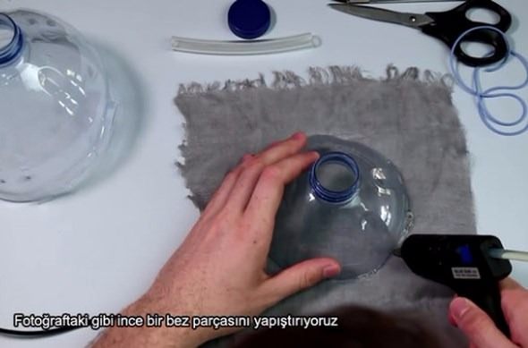 Foto - Plastik şişeden bakın ne yaptı!