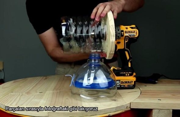 Foto - Plastik şişeden bakın ne yaptı!