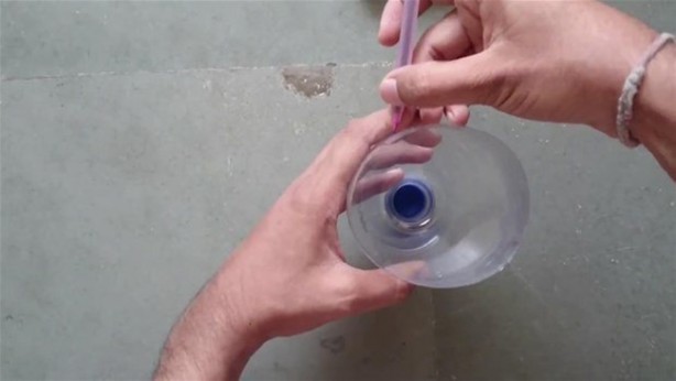 Foto - Plastik şişeden öyle bir şey yaptı ki!