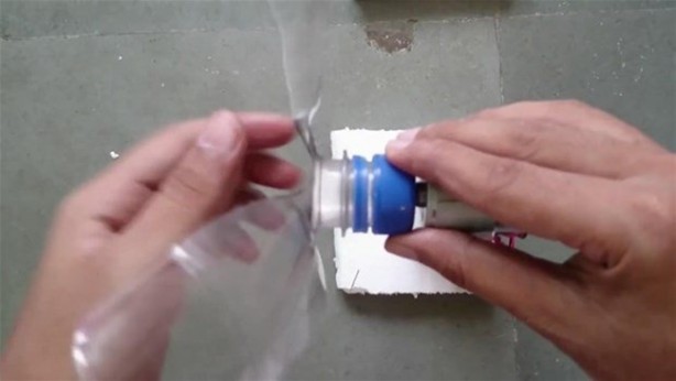 Foto - Plastik şişeden öyle bir şey yaptı ki!