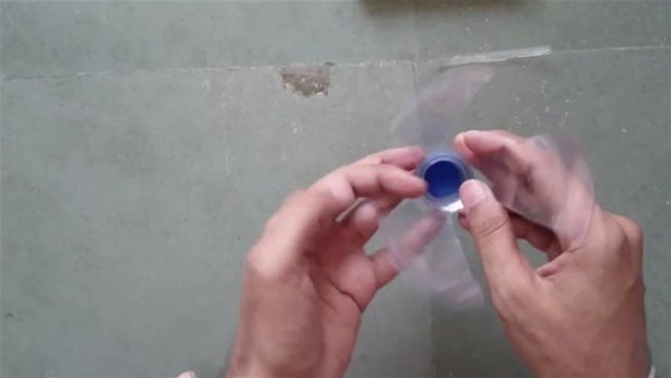 Foto - Plastik şişeden öyle bir şey yaptı ki!