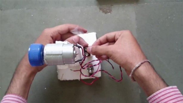 Foto - Plastik şişeden öyle bir şey yaptı ki!