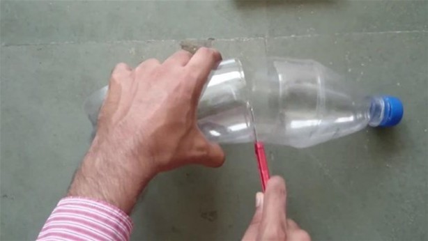 Foto - Plastik şişeden öyle bir şey yaptı ki!