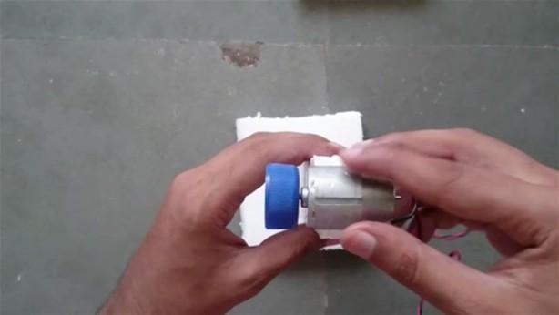 Foto - Plastik şişeden öyle bir şey yaptı ki!