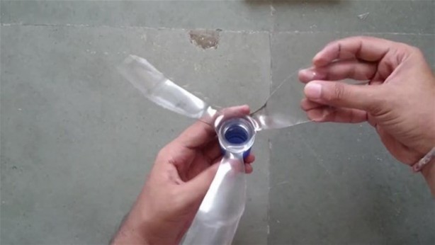 Foto - Plastik şişeden öyle bir şey yaptı ki!